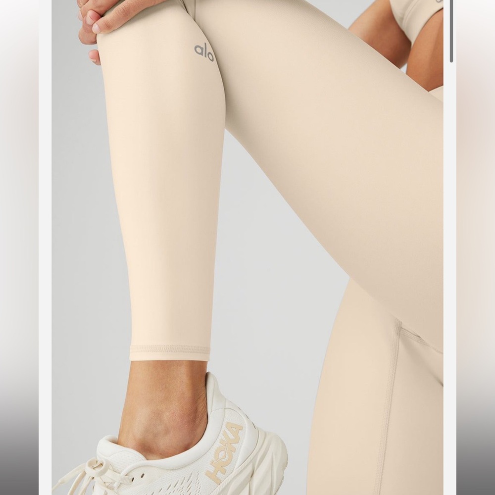 ALO yoga 7/8 High-Waist Airlift Legging - Large